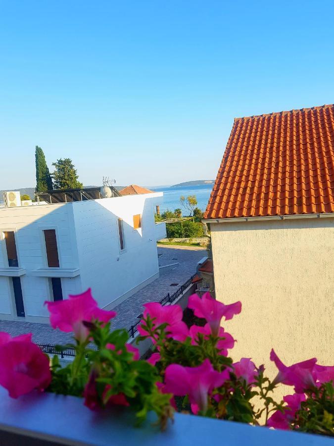 Apartments Aurora Kastela Luaran gambar