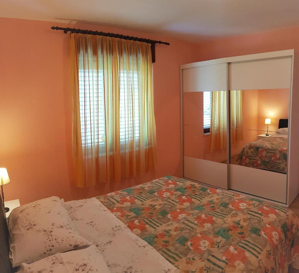 Apartments Aurora Kastela Luaran gambar